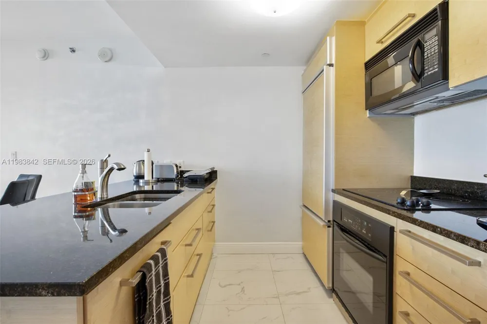 1800 S Ocean Dr #909 Hallandale Beach, FL 33009