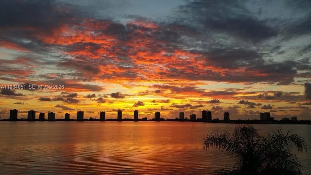 801 Lake Shore Dr #403 Lake Park, FL 33403