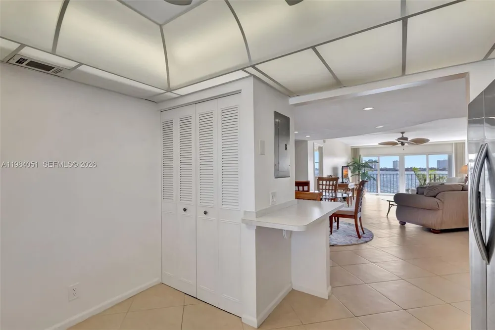 801 Lake Shore Dr #403 Lake Park, FL 33403