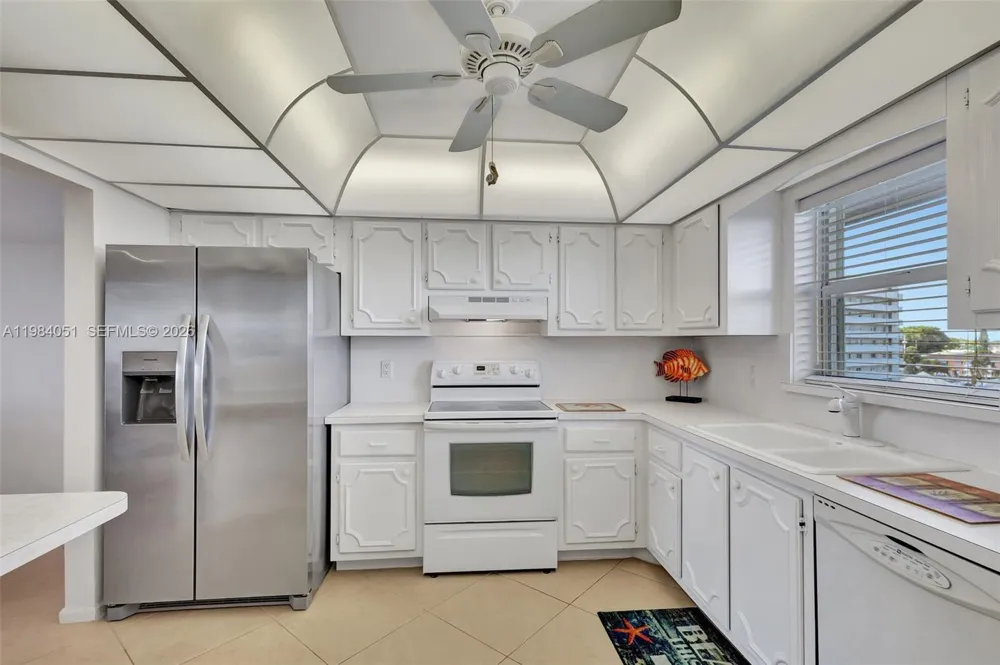 801 Lake Shore Dr #403 Lake Park, FL 33403