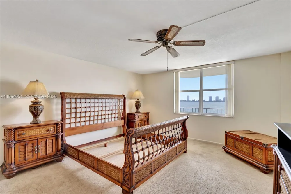 801 Lake Shore Dr #403 Lake Park, FL 33403