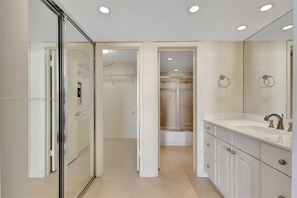 801 Lake Shore Dr #403 Lake Park, FL 33403