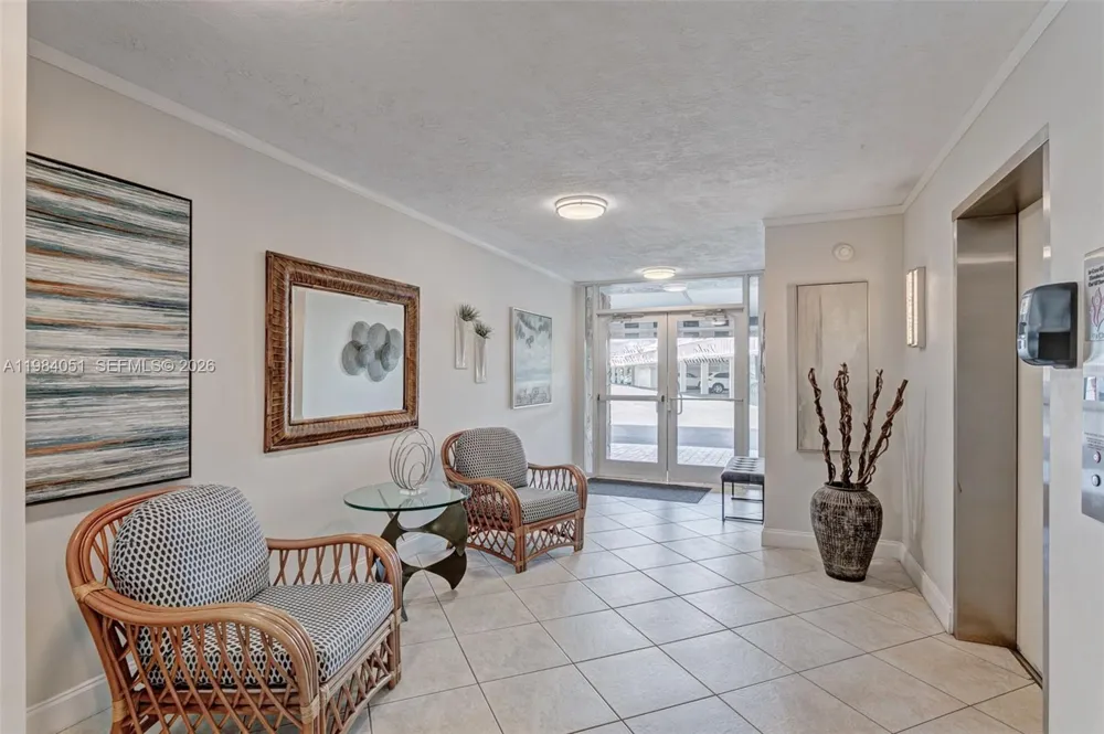 801 Lake Shore Dr #403 Lake Park, FL 33403