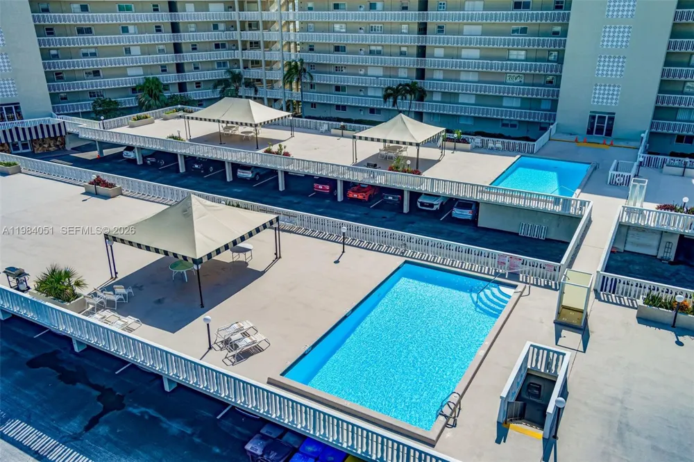 801 Lake Shore Dr #403 Lake Park, FL 33403