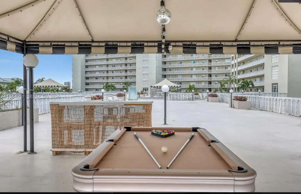 801 Lake Shore Dr #403 Lake Park, FL 33403