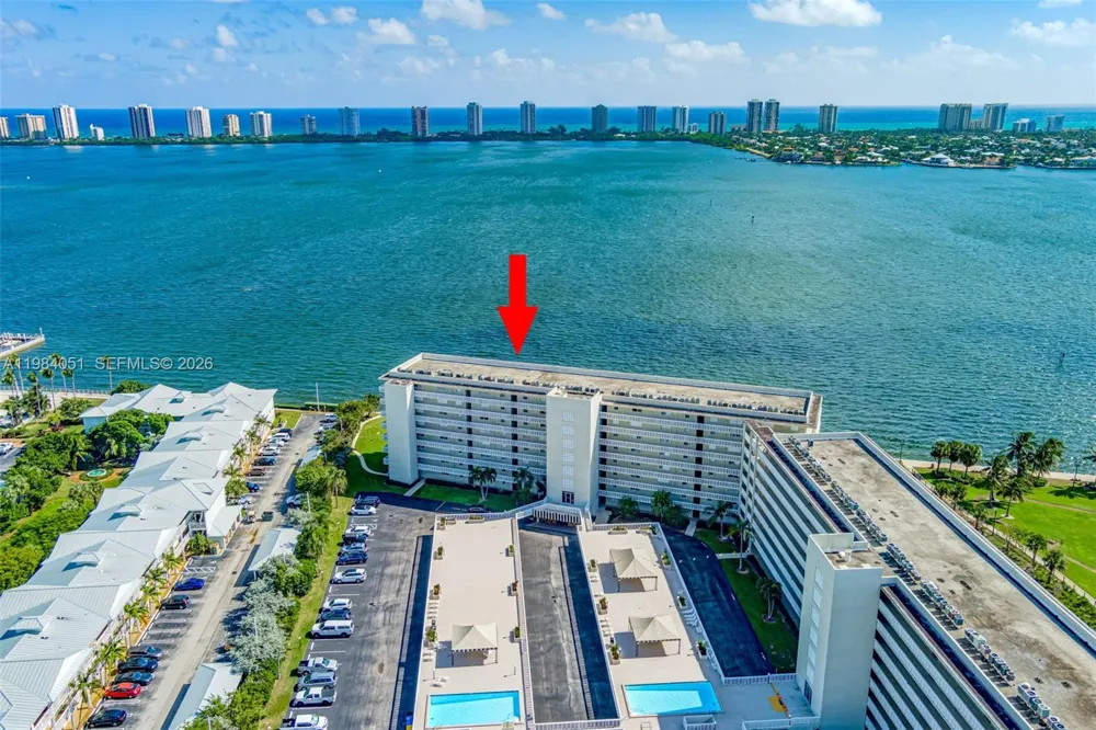 801 Lake Shore Dr #403 Lake Park, FL 33403