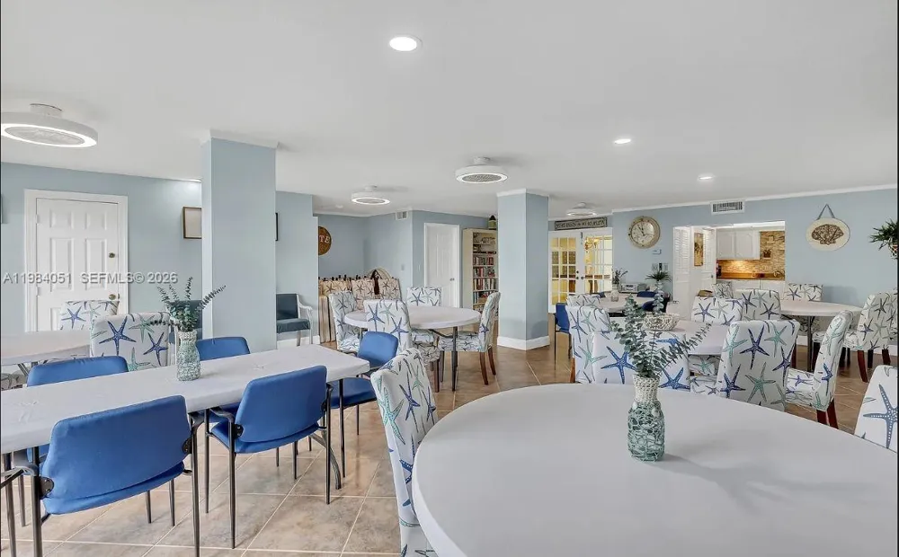 801 Lake Shore Dr #403 Lake Park, FL 33403