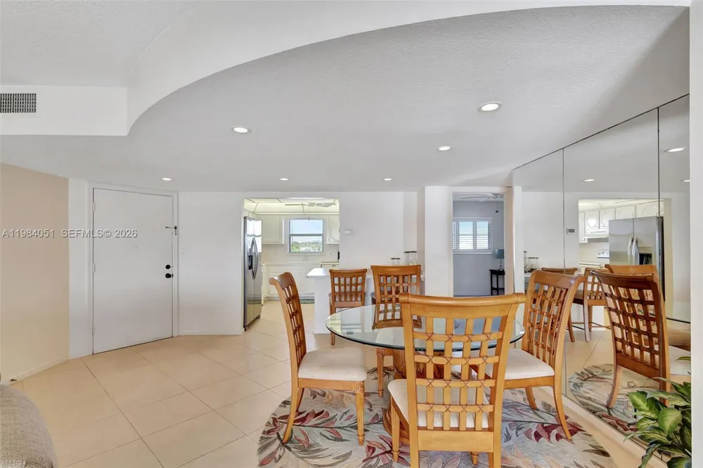 801 Lake Shore Dr #403 Lake Park, FL 33403