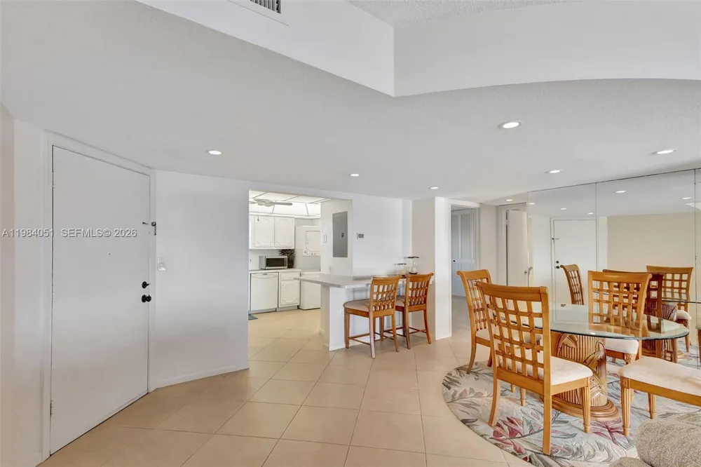 801 Lake Shore Dr #403 Lake Park, FL 33403