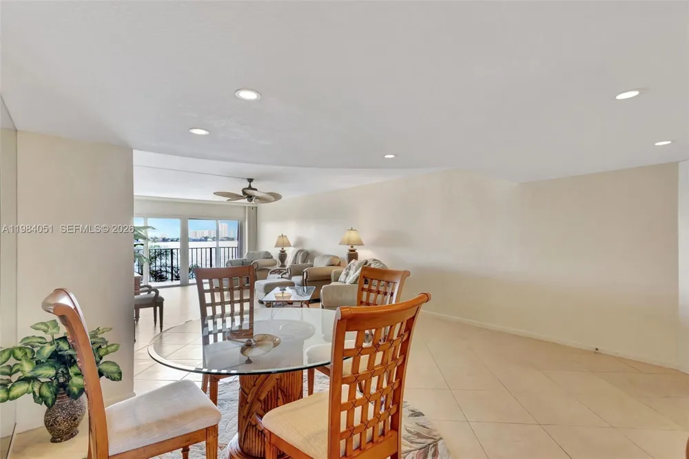 801 Lake Shore Dr #403 Lake Park, FL 33403