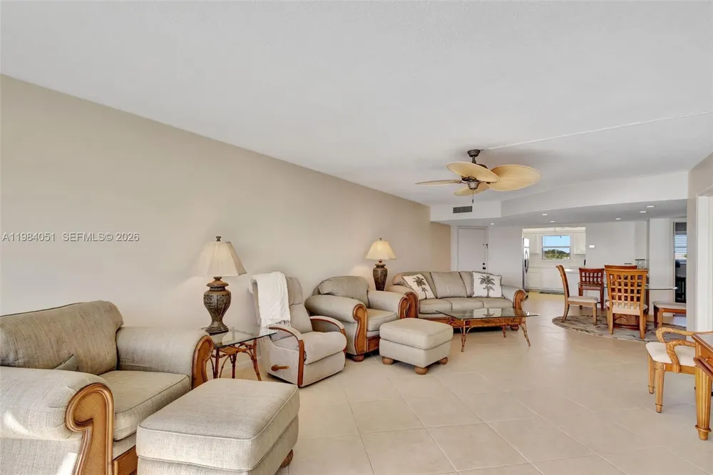 801 Lake Shore Dr #403 Lake Park, FL 33403