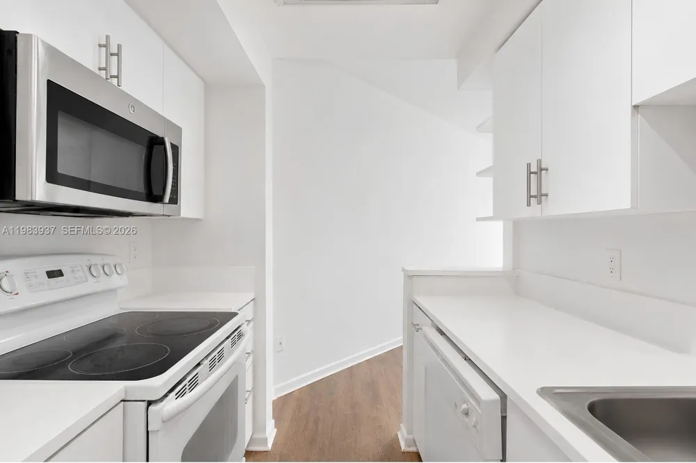 1185 Marseille Drive #202 Miami Beach, FL 33141