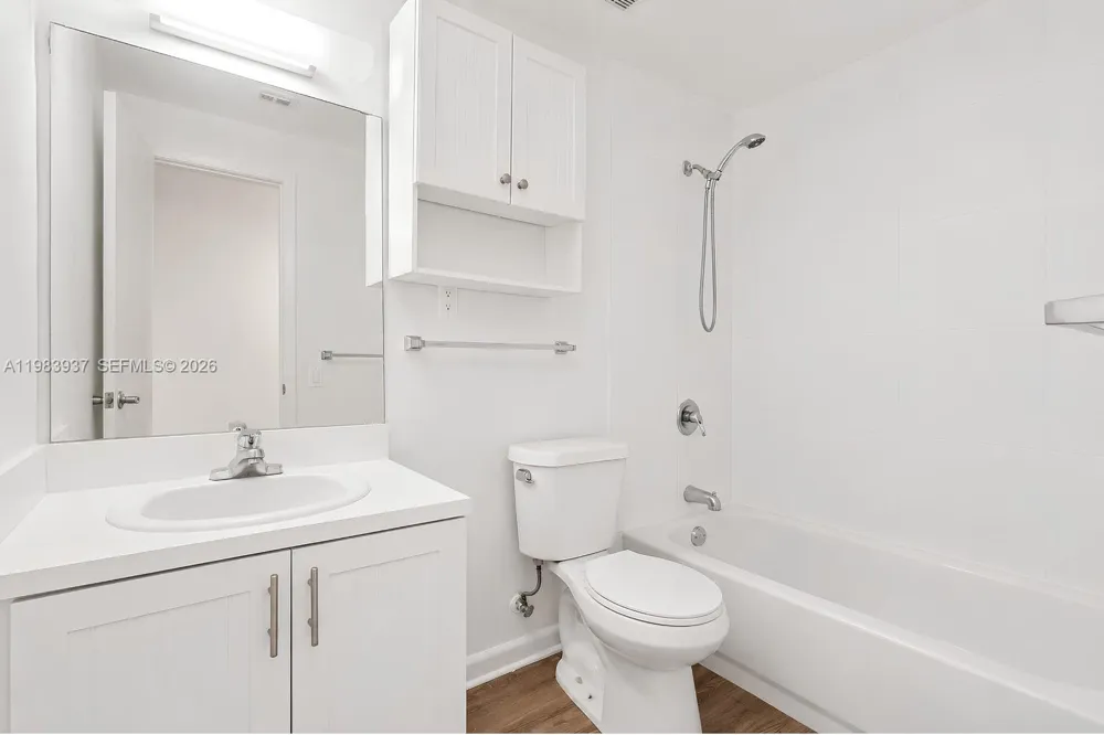 1185 Marseille Drive #202 Miami Beach, FL 33141