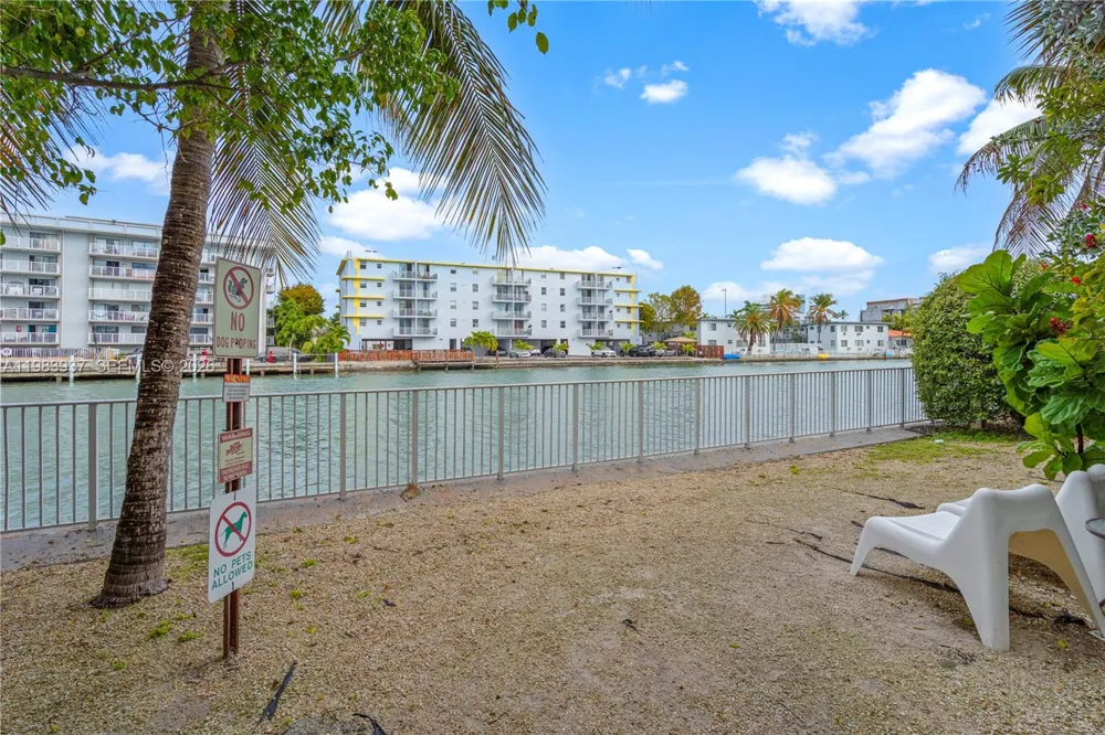 1185 Marseille Drive #202 Miami Beach, FL 33141