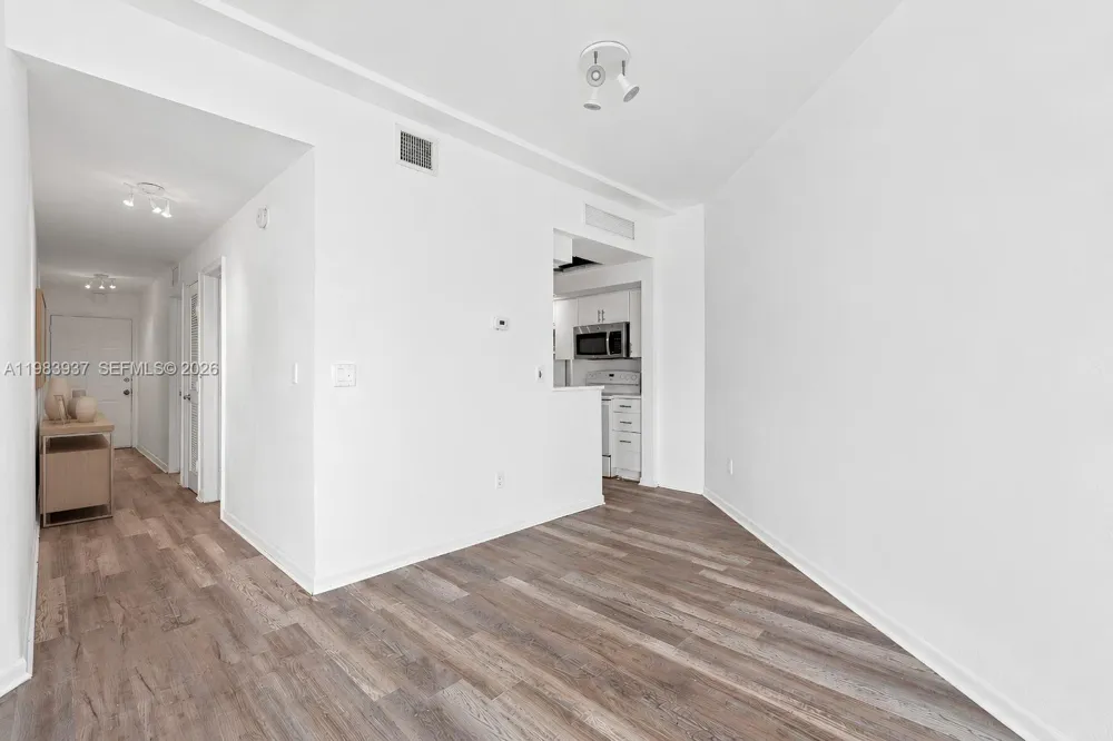 1185 Marseille Drive #202 Miami Beach, FL 33141