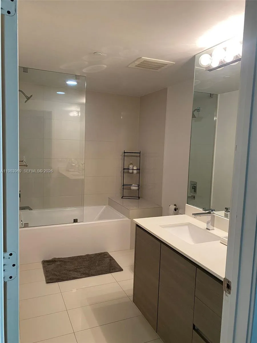 460 NE 28th St #2807 Miami, FL 33137