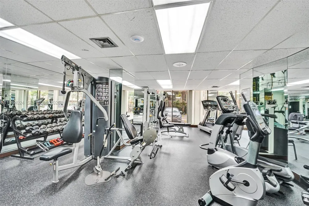 1985 S Ocean Dr #21K Hallandale Beach, FL 33009