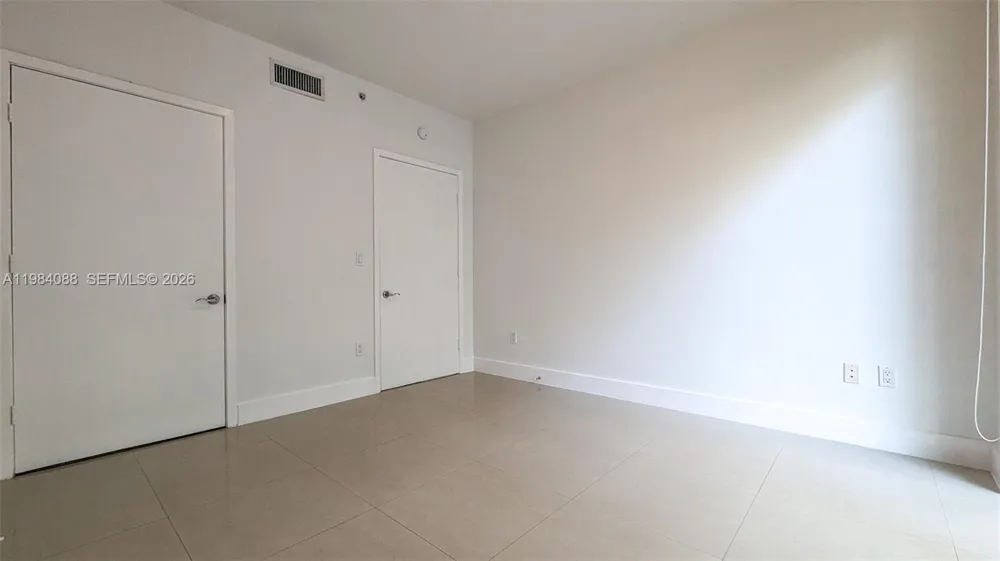 6000 Collins Ave #111 Miami Beach, FL 33140