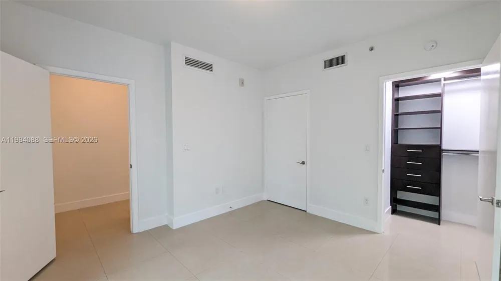 6000 Collins Ave #111 Miami Beach, FL 33140