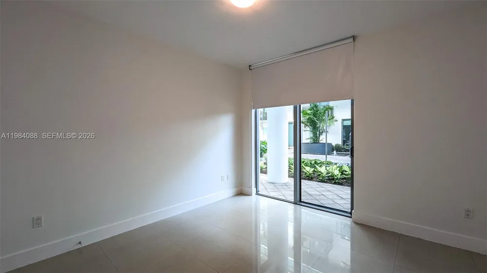 6000 Collins Ave #111 Miami Beach, FL 33140