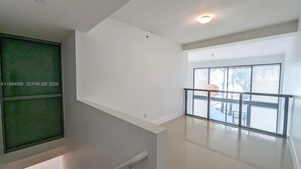 6000 Collins Ave #111 Miami Beach, FL 33140