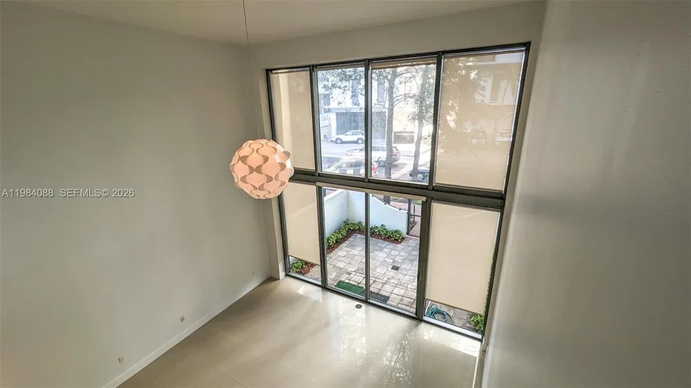 6000 Collins Ave #111 Miami Beach, FL 33140