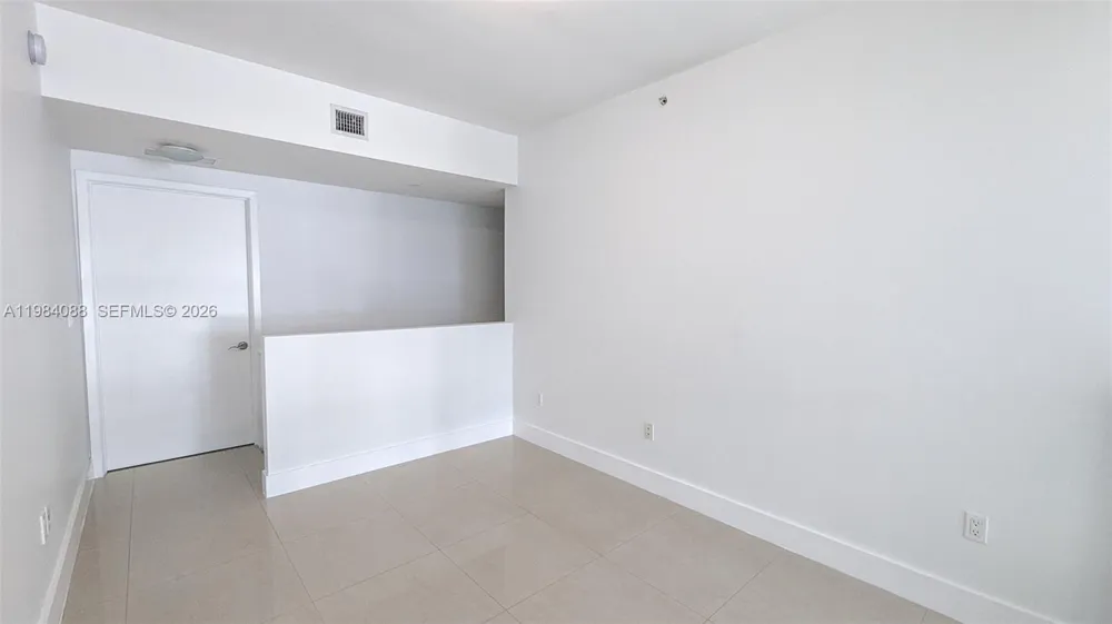 6000 Collins Ave #111 Miami Beach, FL 33140