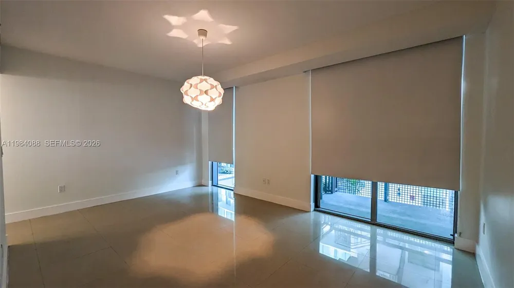 6000 Collins Ave #111 Miami Beach, FL 33140