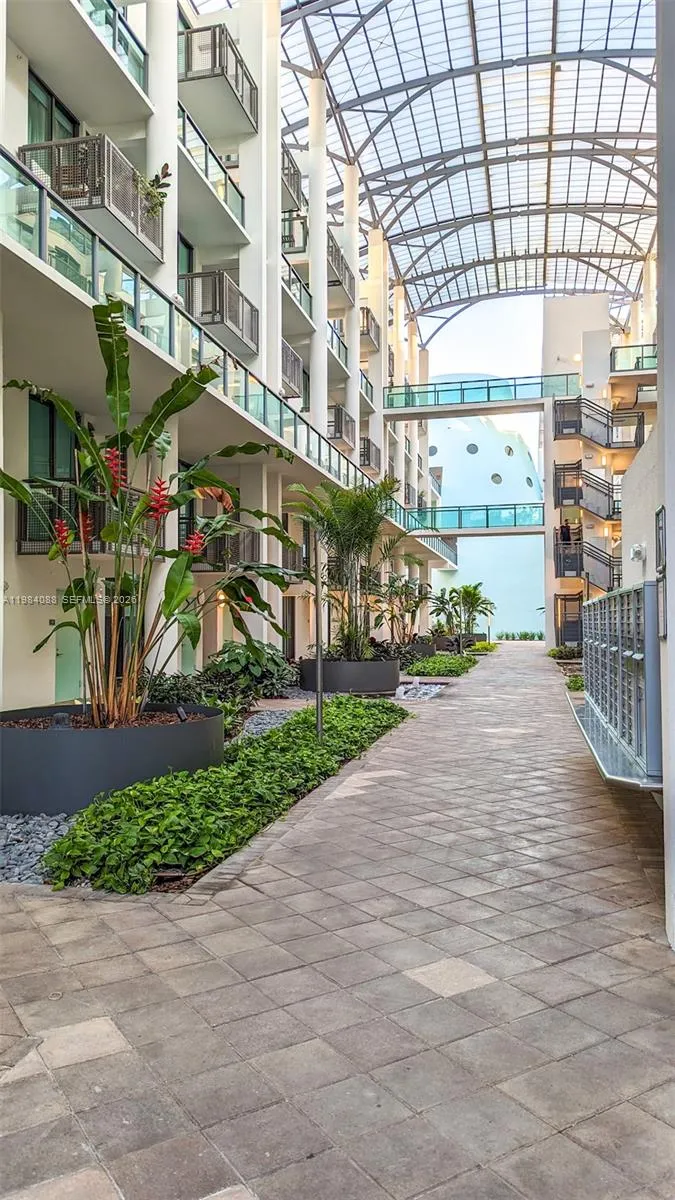 6000 Collins Ave #111 Miami Beach, FL 33140