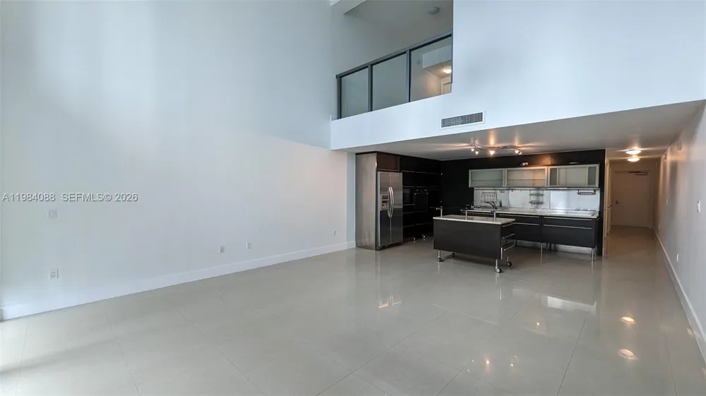 6000 Collins Ave #111 Miami Beach, FL 33140