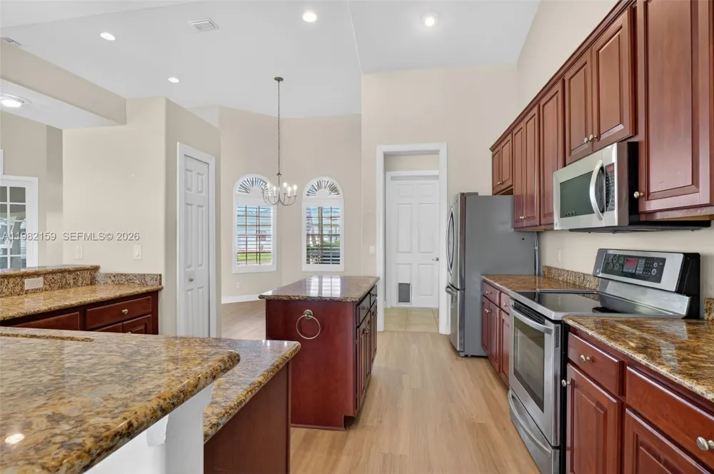 1414 NE 2nd Ter Cape Coral, FL 33909