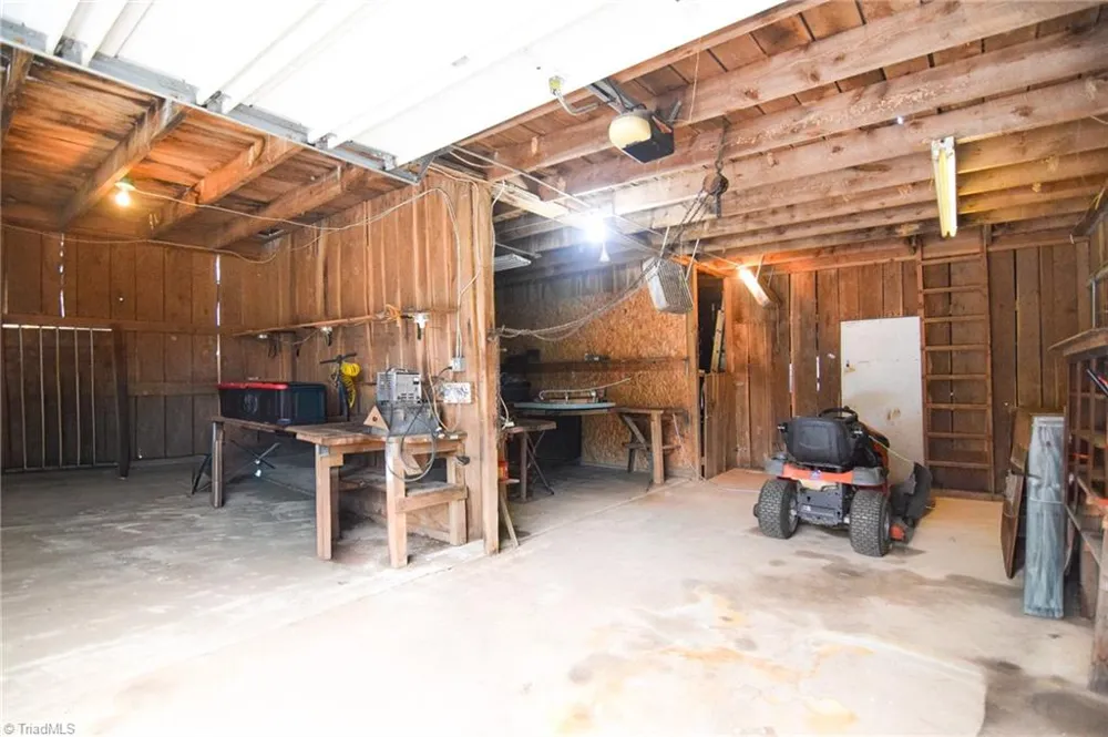 5600 Bunch Road Oak Ridge, NC 27310
