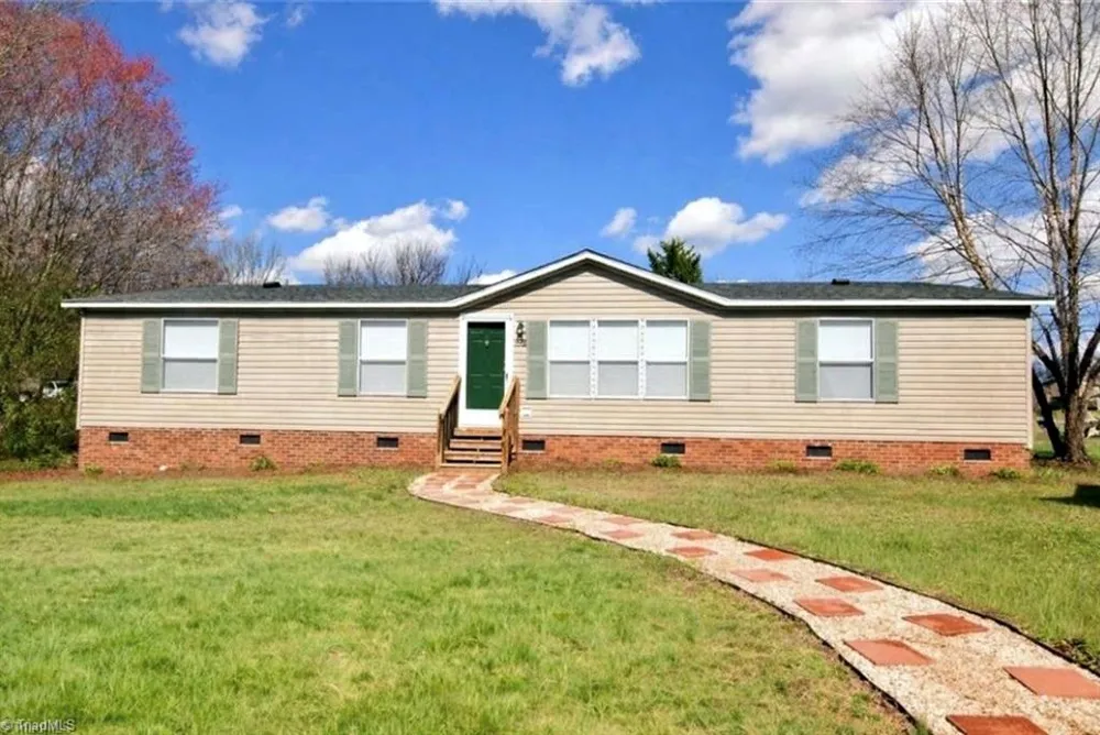 5600 Bunch Road Oak Ridge, NC 27310