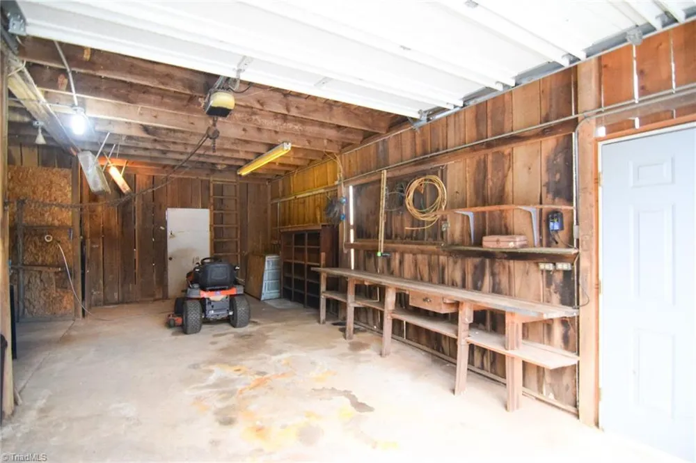 5600 Bunch Road Oak Ridge, NC 27310