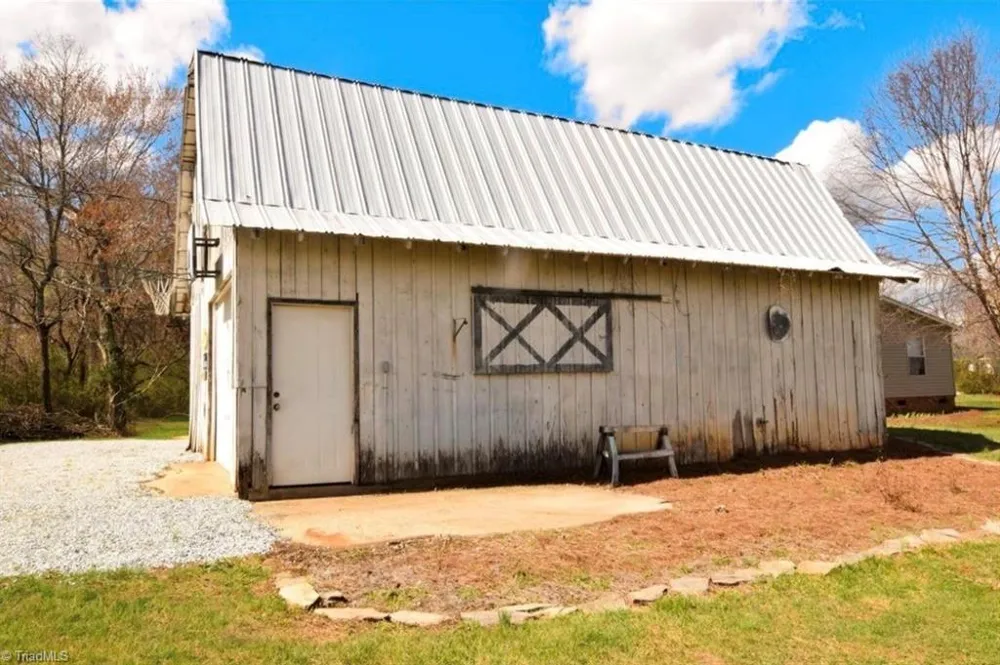 5600 Bunch Road Oak Ridge, NC 27310