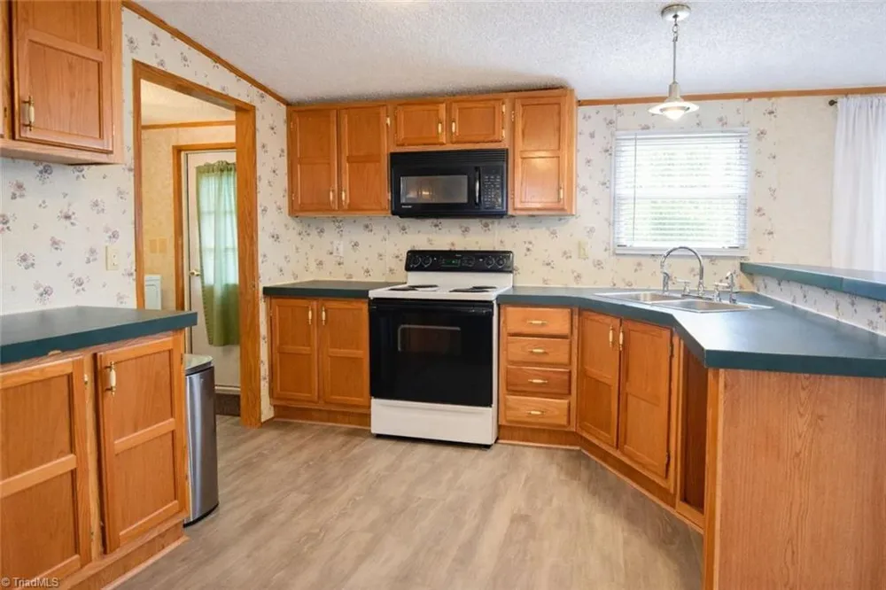 5600 Bunch Road Oak Ridge, NC 27310