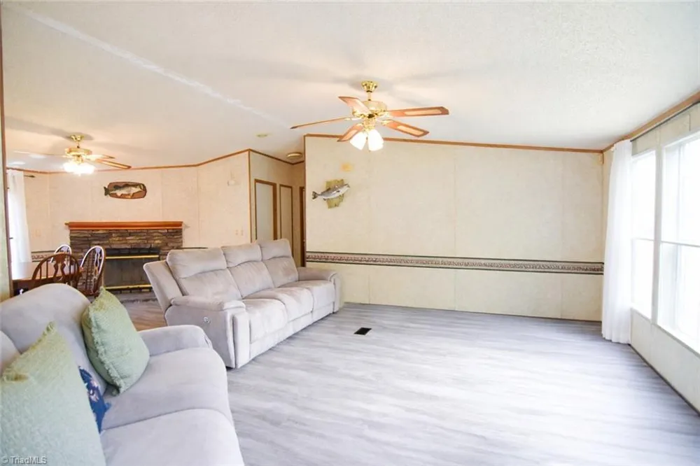 5600 Bunch Road Oak Ridge, NC 27310