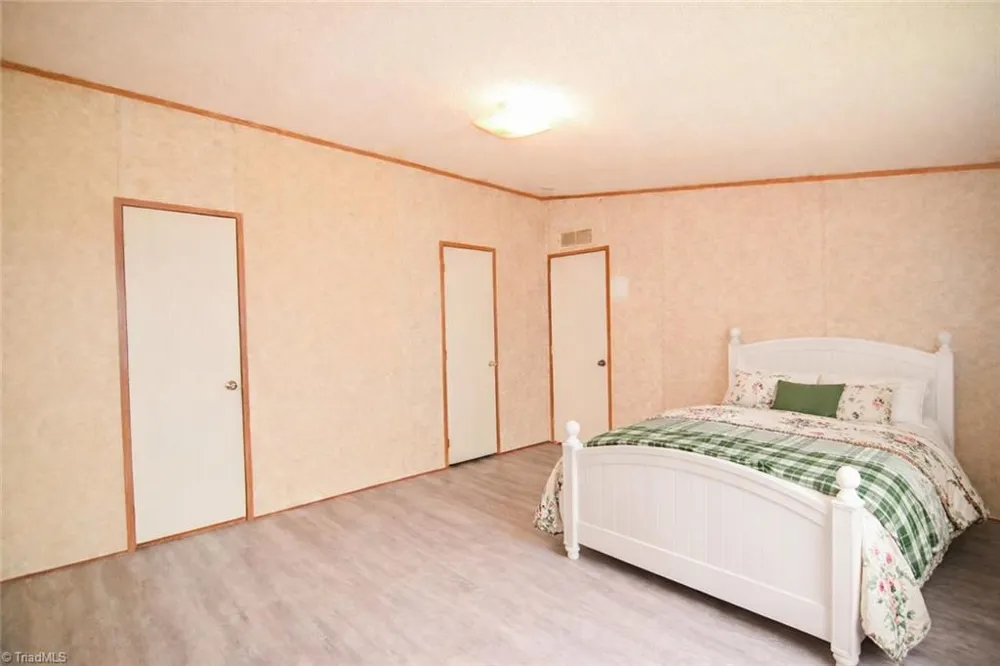5600 Bunch Road Oak Ridge, NC 27310