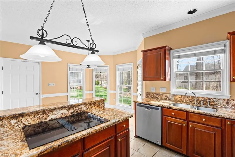 3204 Peninsula Drive Jamestown, NC 27282
