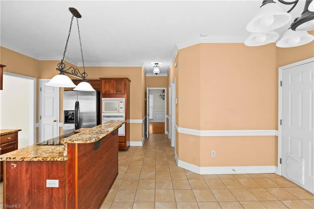 3204 Peninsula Drive Jamestown, NC 27282