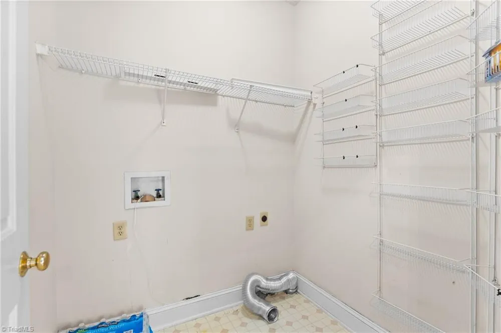 3204 Peninsula Drive Jamestown, NC 27282