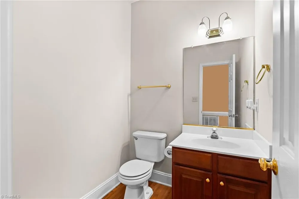 3204 Peninsula Drive Jamestown, NC 27282