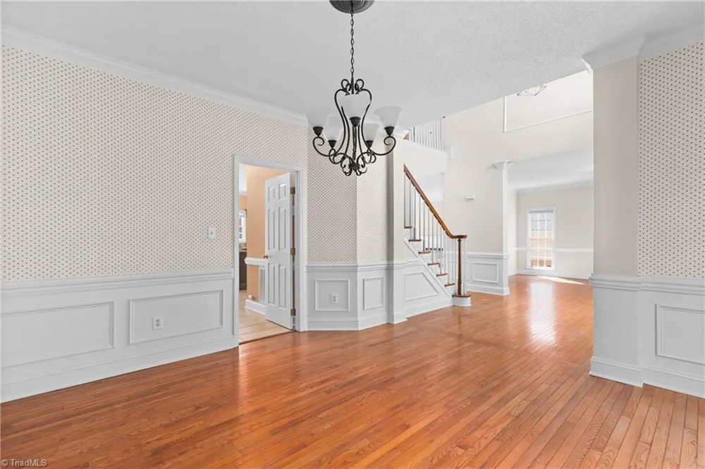 3204 Peninsula Drive Jamestown, NC 27282