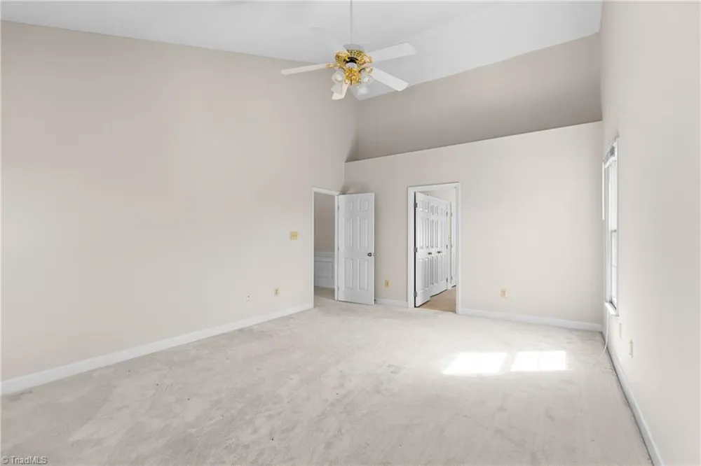 3204 Peninsula Drive Jamestown, NC 27282