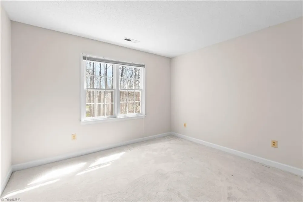 3204 Peninsula Drive Jamestown, NC 27282