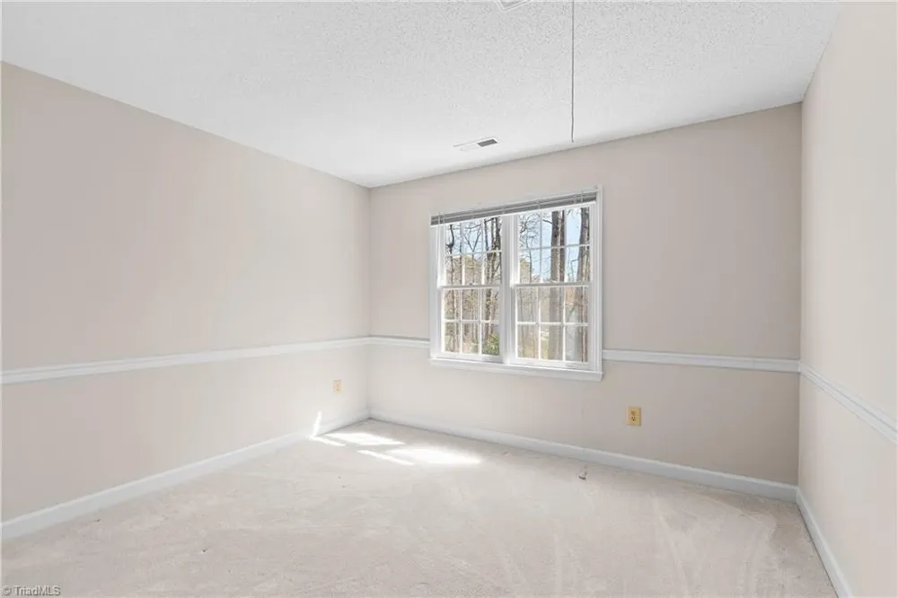 3204 Peninsula Drive Jamestown, NC 27282