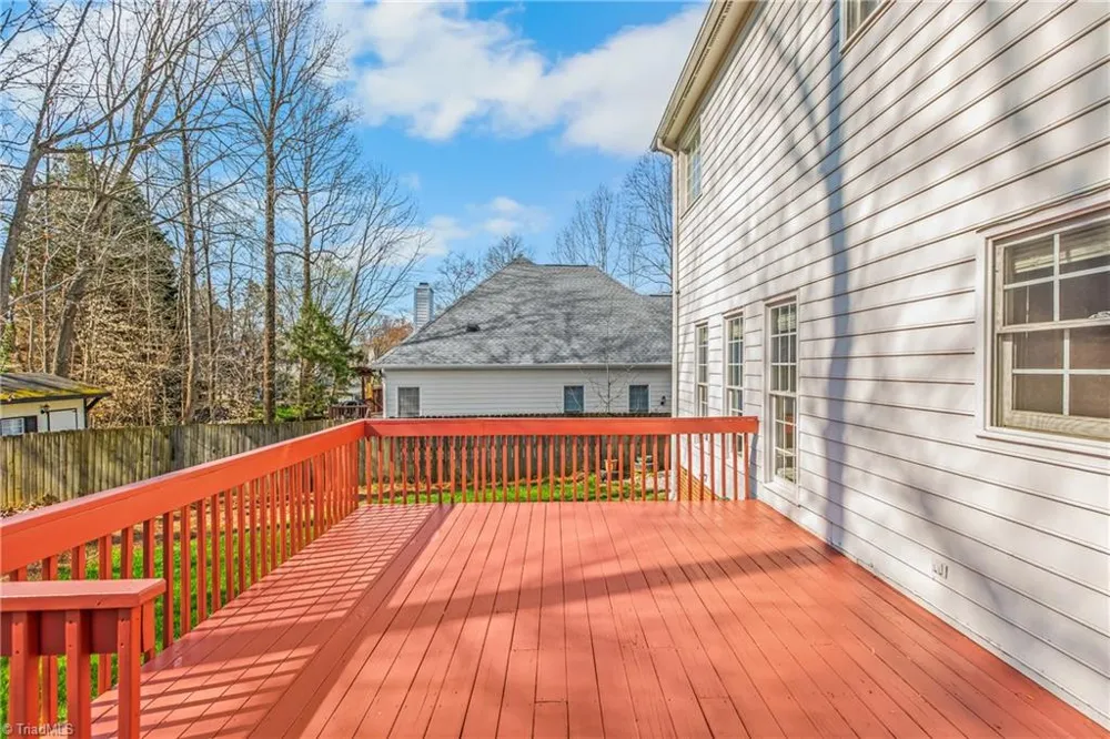 3204 Peninsula Drive Jamestown, NC 27282