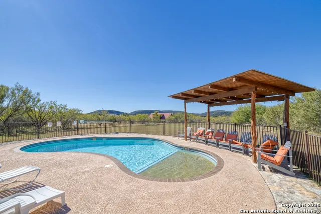 38 mountain laurel Concan, TX 78838