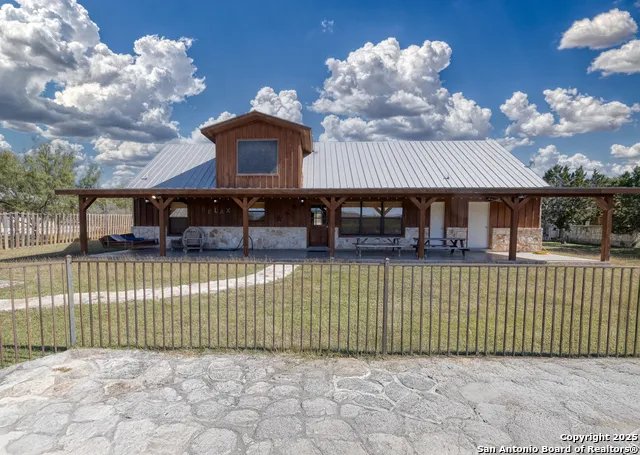 38 mountain laurel Concan, TX 78838