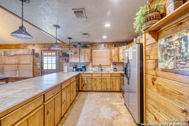 38 mountain laurel Concan, TX 78838